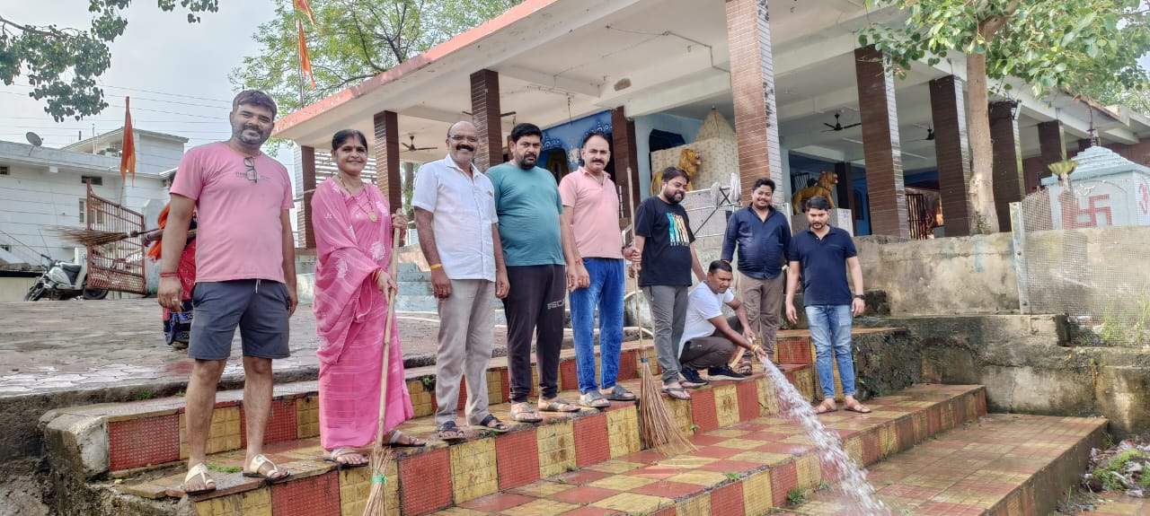 नवापारा मंडल ने सफाई कर मनाई अहिल्या बाई होल्कर की जन्मशताब्दी