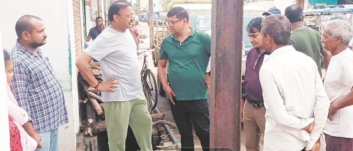 आयुक्त, पार्षद, जोन आयुक्त, स्वास्थ्य अधिकारी का संयुक्त निरीक्षण