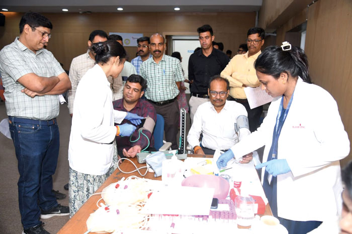 एनटीपीसी की पहल, 108 लोगों ने रक्तदान किया एनटीपीसी की पहल, 108 लोगों ने रक्तदान किया