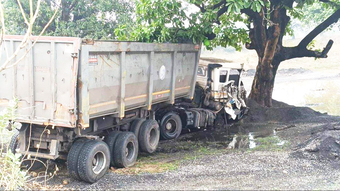 सडक़ दुर्घटनाओं में बढ़ोतरी से कराह रहा तमनार सडक़ दुर्घटनाओं में बढ़ोतरी से कराह रहा तमनार