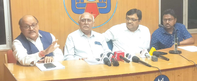 नक्सली हथियार और हिंसा छोड़ें तो ही शांति वार्ता नक्सली हथियार और हिंसा छोड़ें तो ही शांति वार्ता