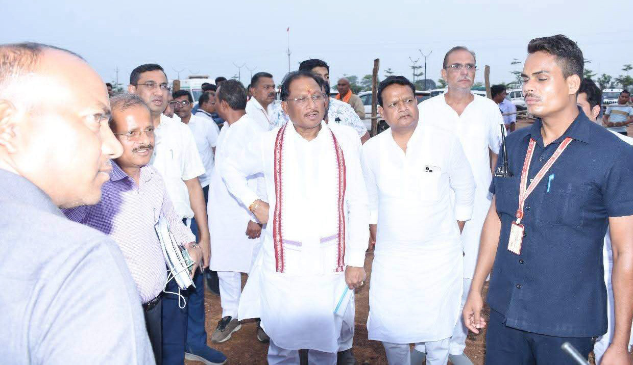 सीएम ने देवलाल ठाकुर से की चर्चा
