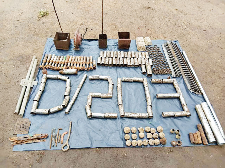 नक्सलियों के छुपाये भारी मात्रा में बीजीएल सेल, विस्फोटक बरामद