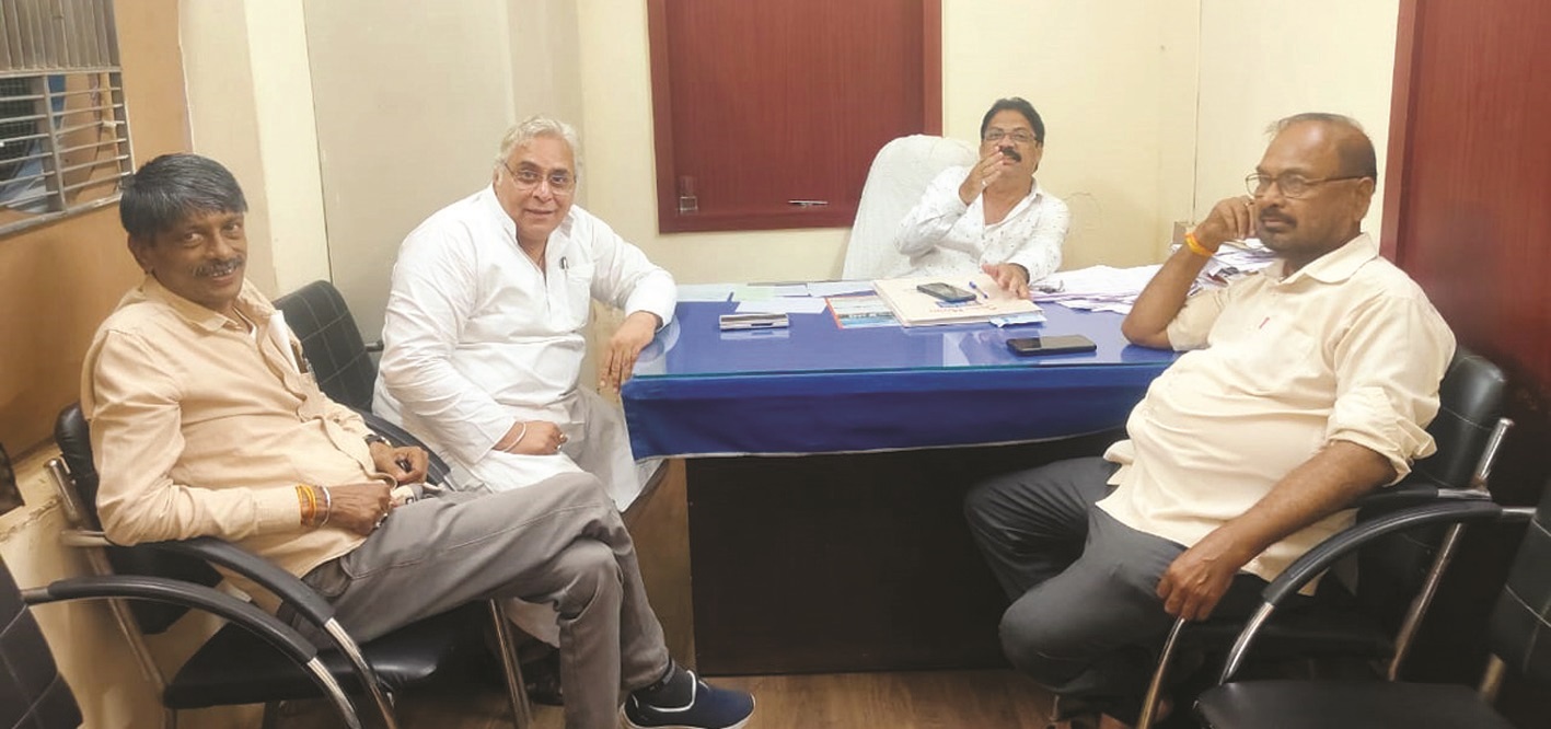 जलसंकट शुरू, अरुण वोरा पहुँचे जलघर, ठोस समाधान की माँग की