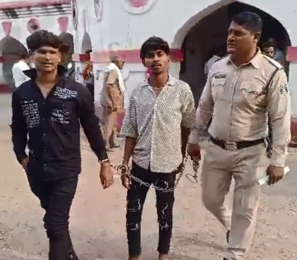 ट्रक चालक से चाकू मारकर  लूट, 2 गिरफ्तार, 2 फरार