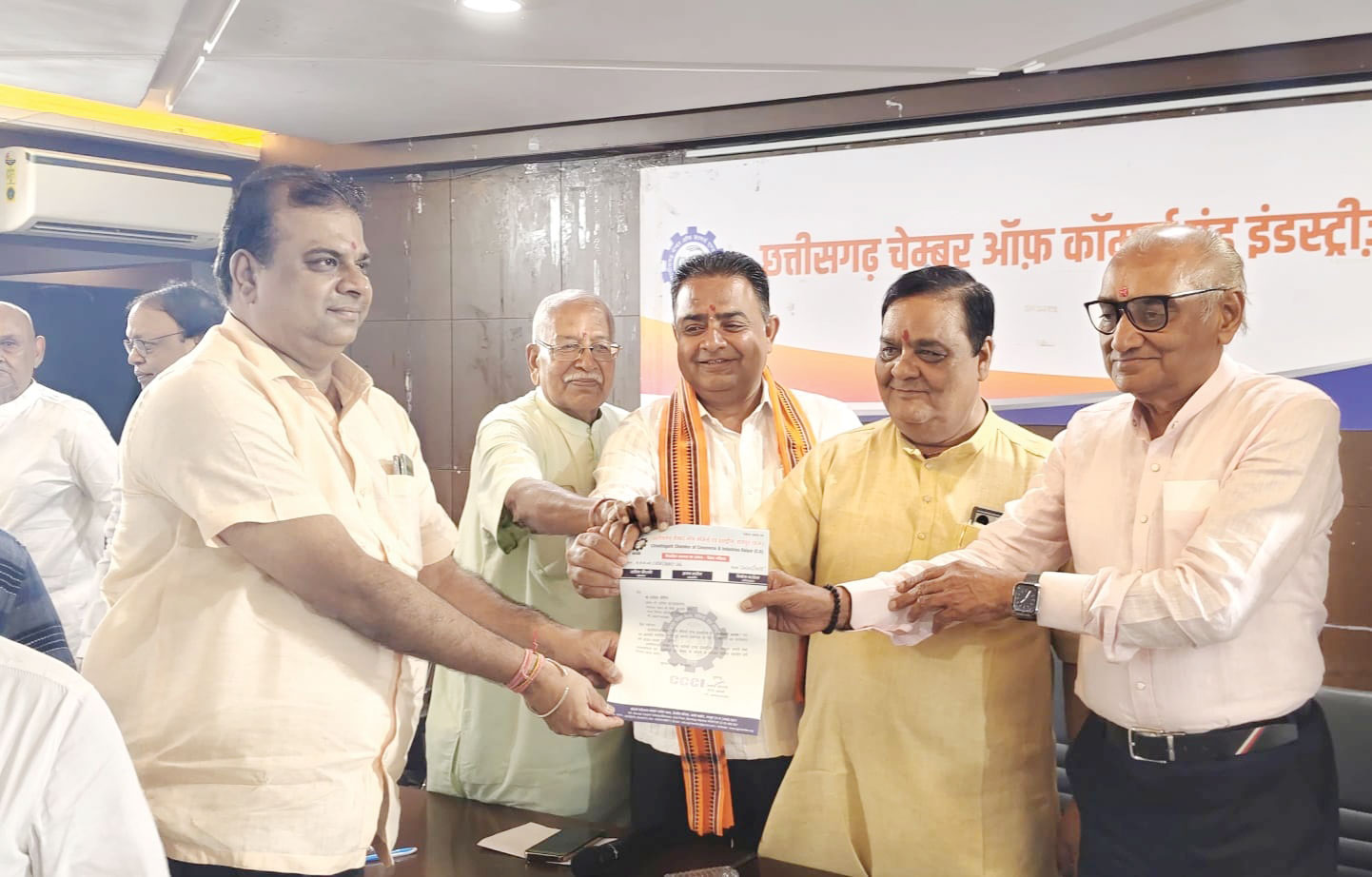 जैसिंघ चेम्बर के कार्यकारी अध्यक्ष जैसिंघ चेम्बर के कार्यकारी अध्यक्ष