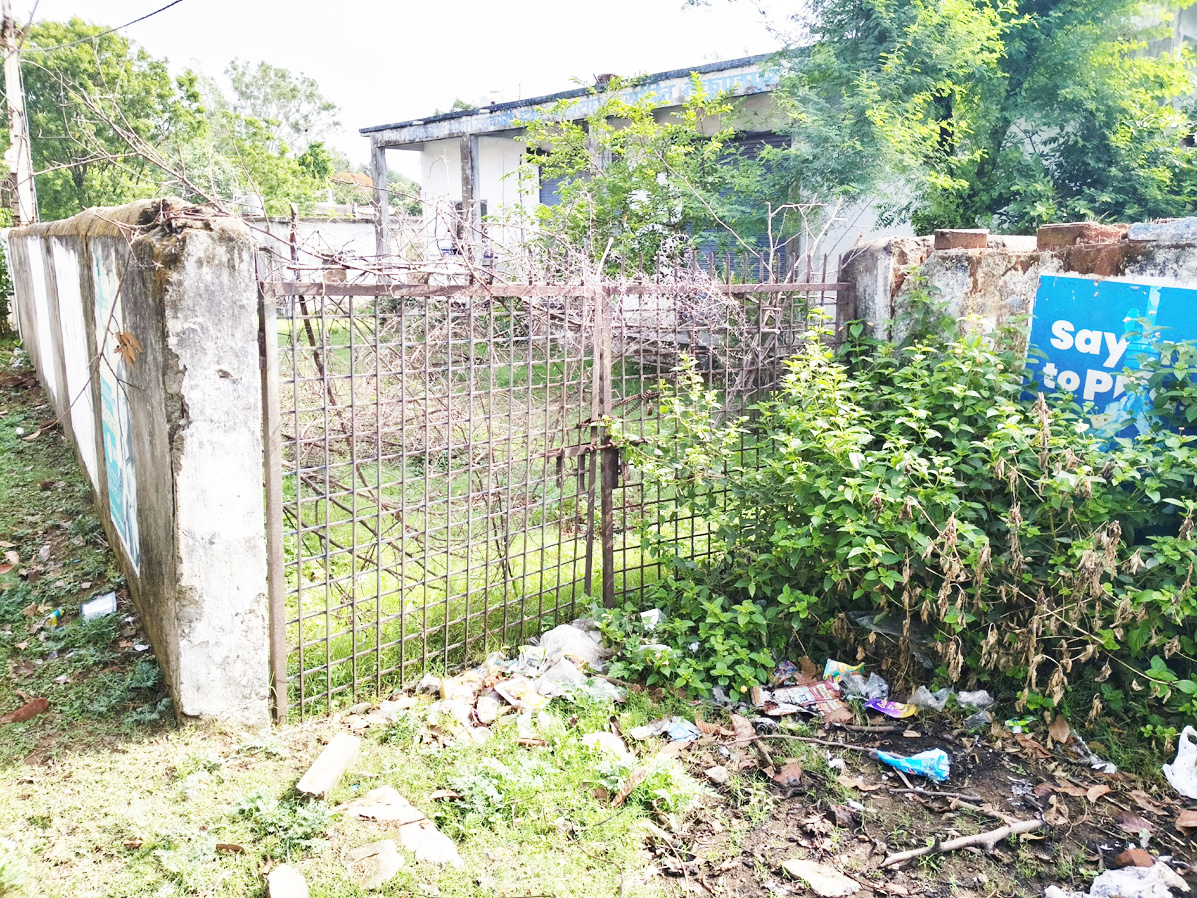 गायें बेघर, मशीनें गायब, और डेयरी एक इतिहास : कोरिया जिले में दूध उत्पादन की दुर्दशा गायें बेघर, मशीनें गायब, और डेयरी एक इतिहास : कोरिया जिले में दूध उत्पादन की दुर्दशा