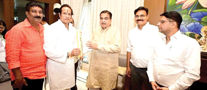 गडकरी ने दिया आश्वासन बहुत जल्द होगा टोल प्लाजा बंद गडकरी ने दिया आश्वासन बहुत जल्द होगा टोल प्लाजा बंद