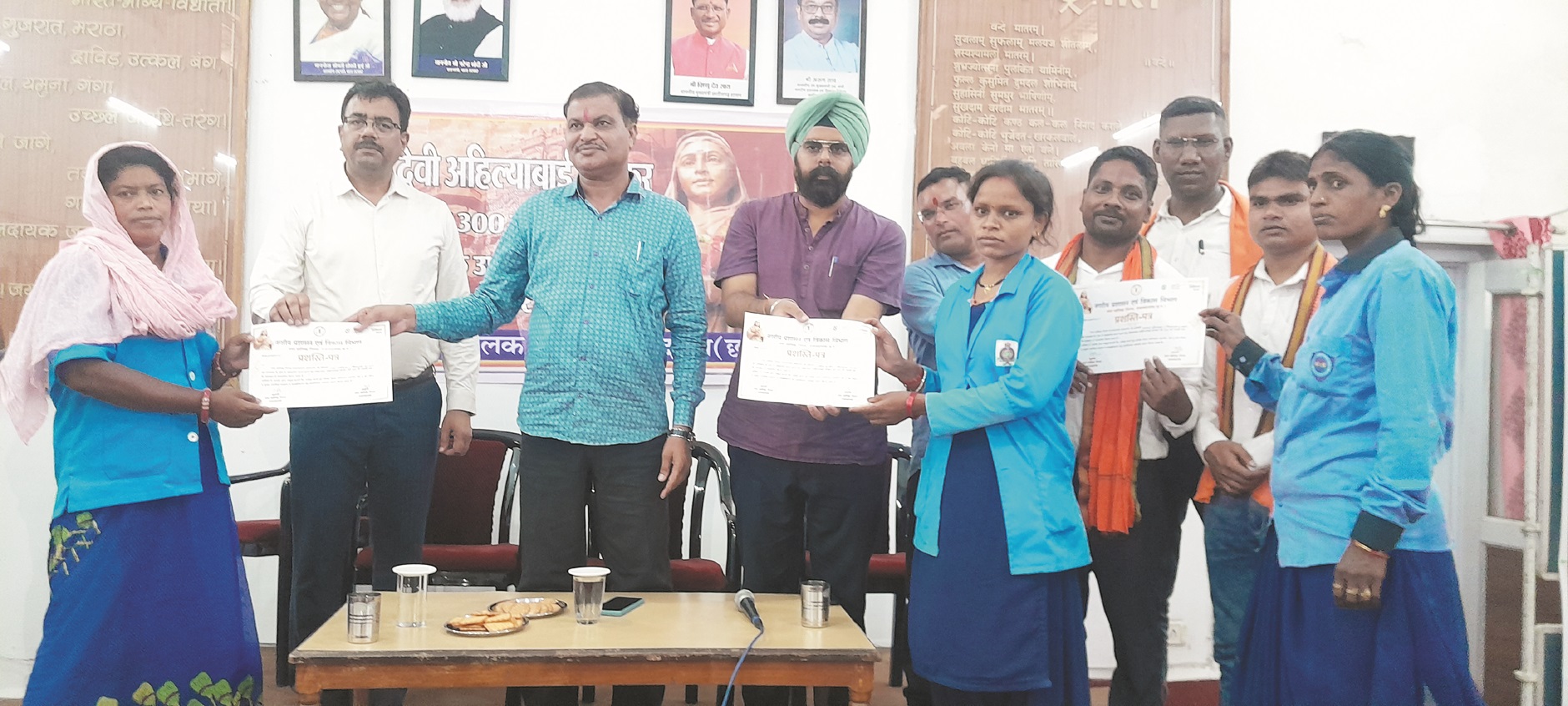 जयंती पर स्वच्छता दीदीयों का हुआ स्वास्थ्य परीक्षण