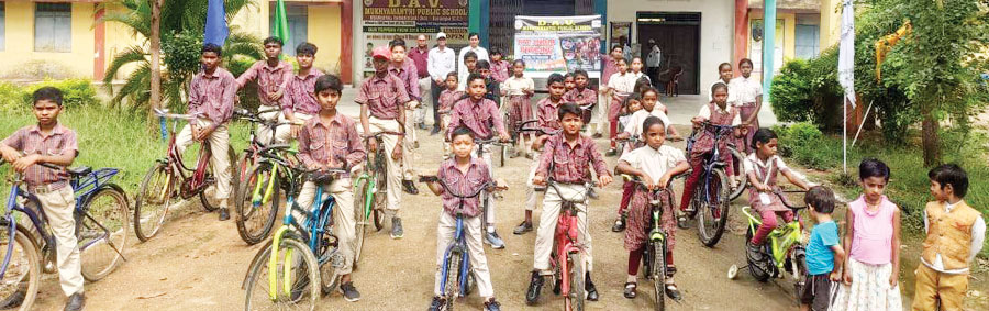 स्कूली बच्चों ने निकाली साइकिल रैली