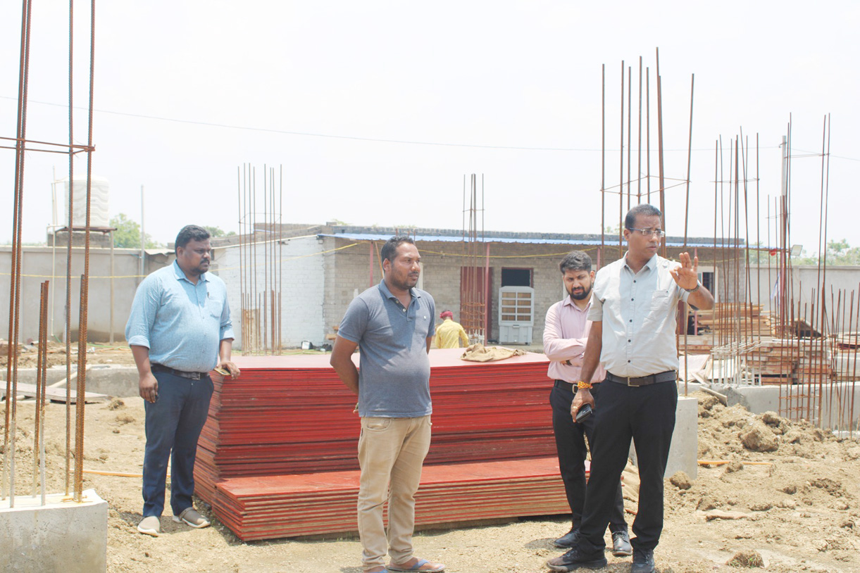 निर्माणाधीन जिला अस्पताल का निरीक्षण निर्माणाधीन जिला अस्पताल का निरीक्षण