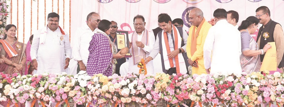 चन्द्रनाहू कुर्मी क्षत्रीय समाज के महाधिवेशन में शामिल हुए सीएम