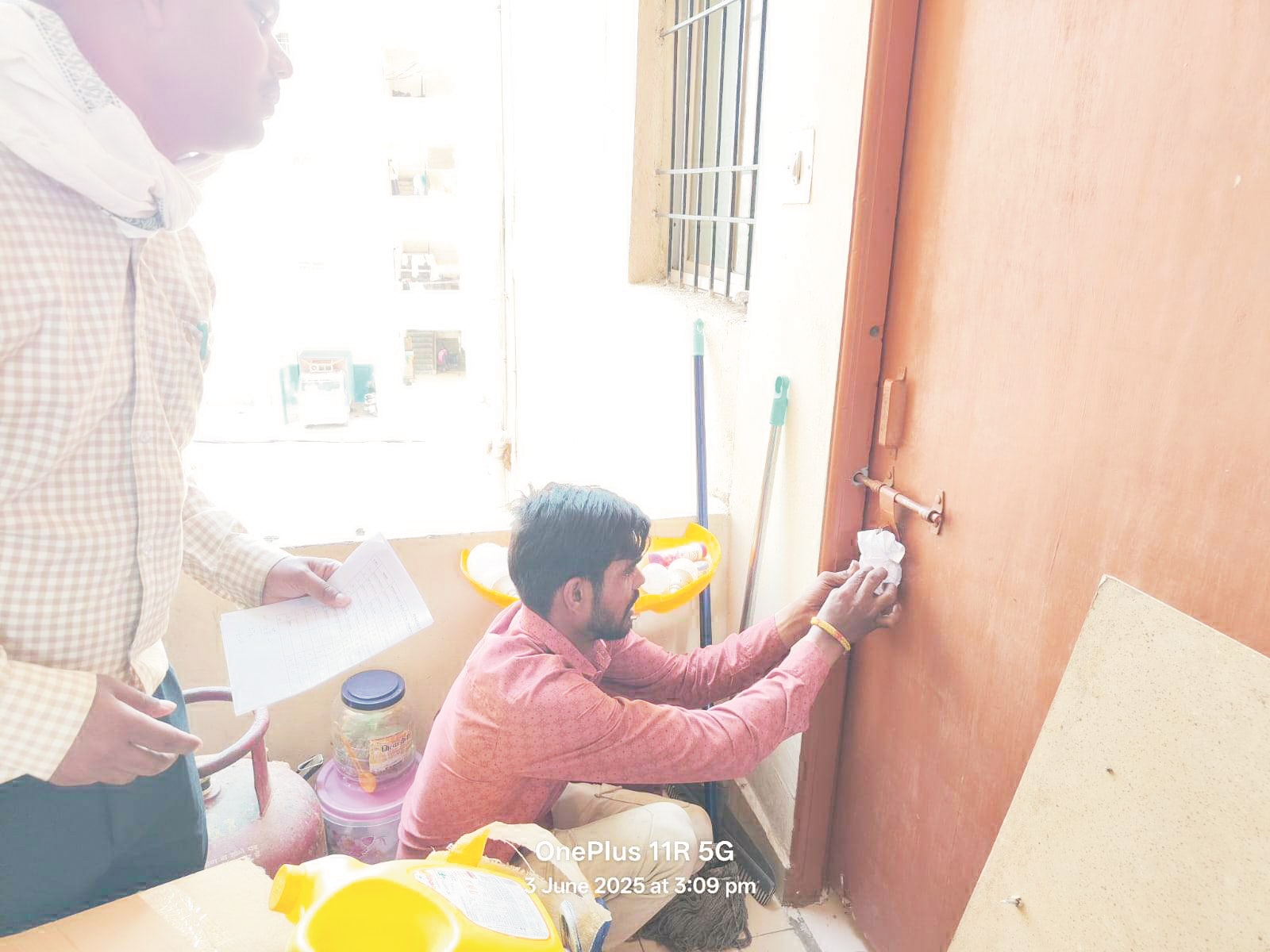 रेवाडीह में निर्मित आवासों से हटाया अवैध कब्जा