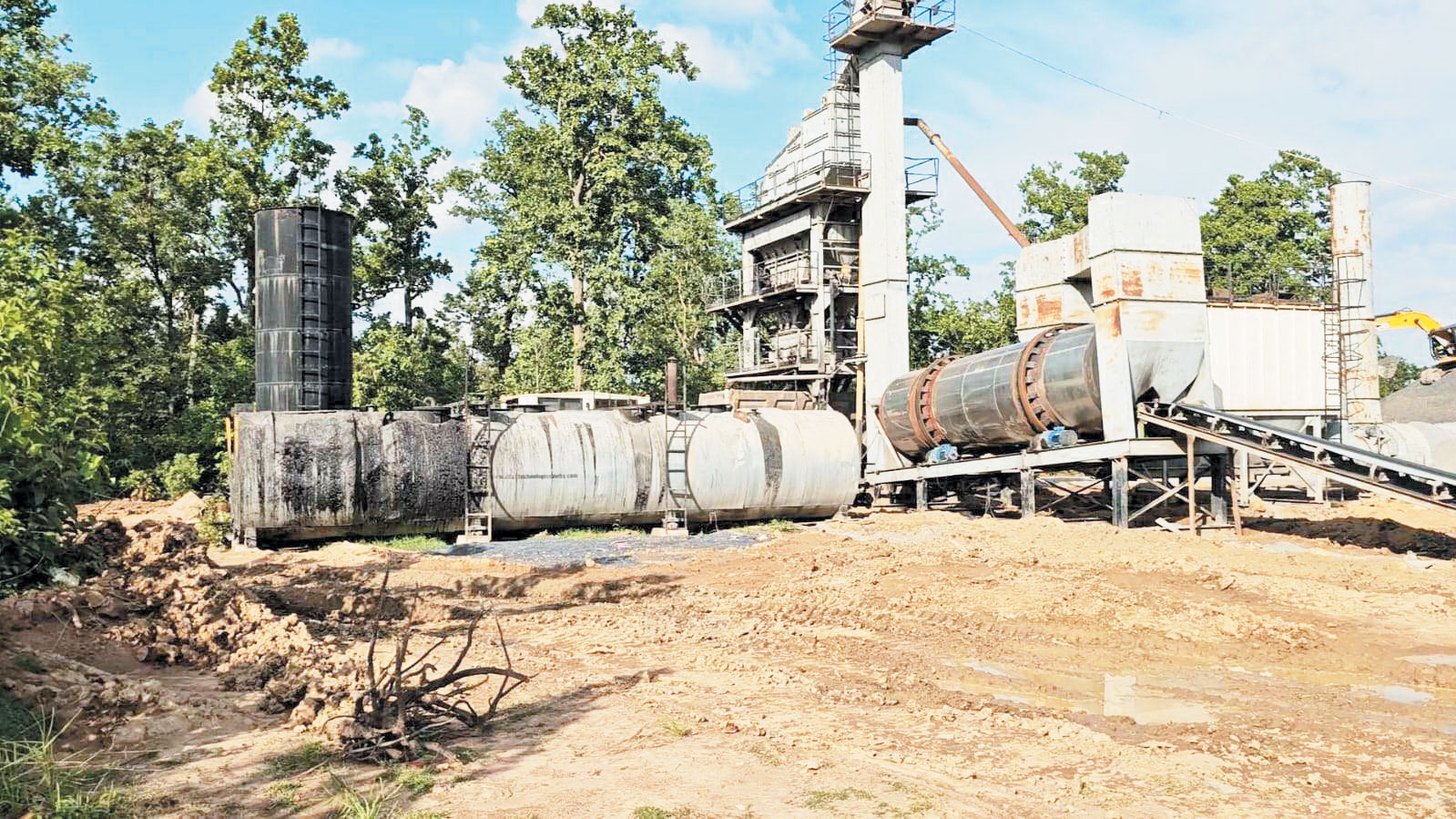 नया बस स्टैंड के पीछे अवैध डामर प्लांट पर गरमाई सियासत, पूर्व मंत्री ने उठाए सवाल