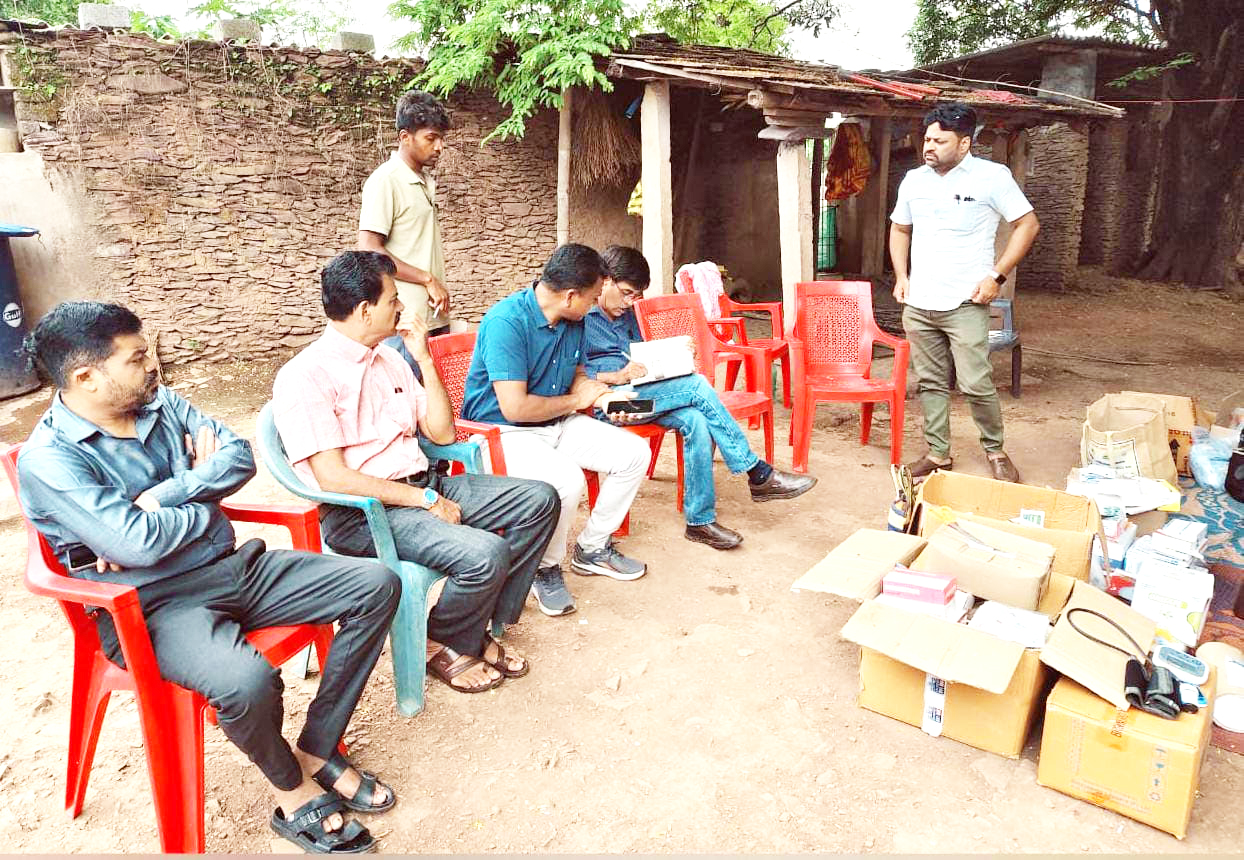 जूनापानी में उल्टी-दस्त, शिविर में ग्रामीणों का उपचार