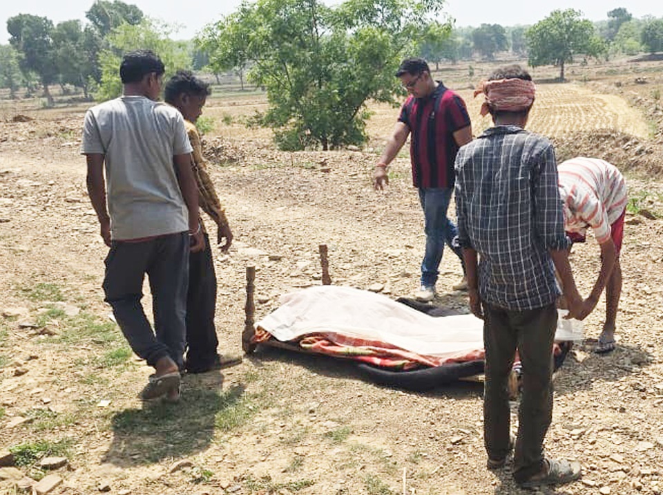 अज्ञात बुजुर्ग का समाजसेवी ने कराया अंतिम संस्कार