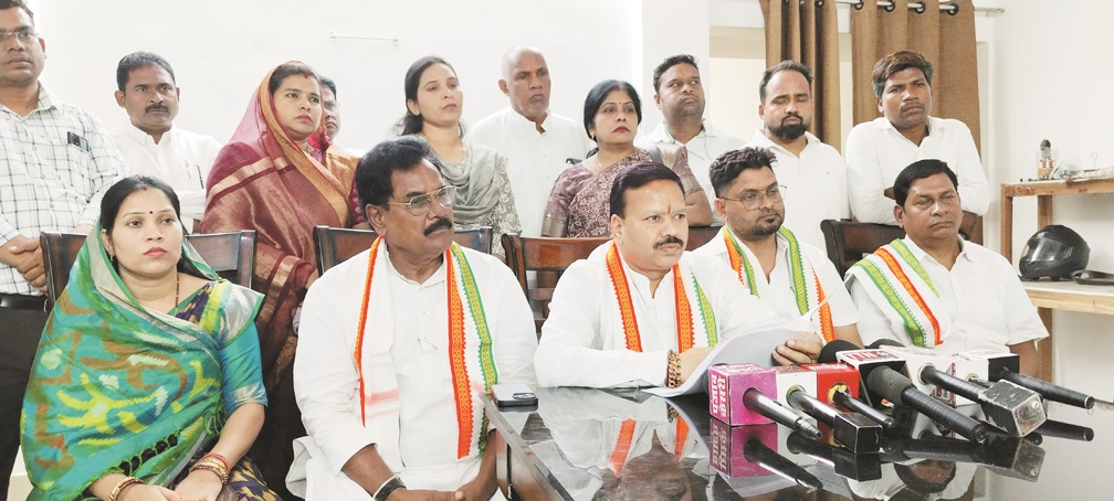 साढ़े 10 हजार स्कूलों को बंद करना शिक्षा और रोजगार विरोधी कदम-कांग्रेस