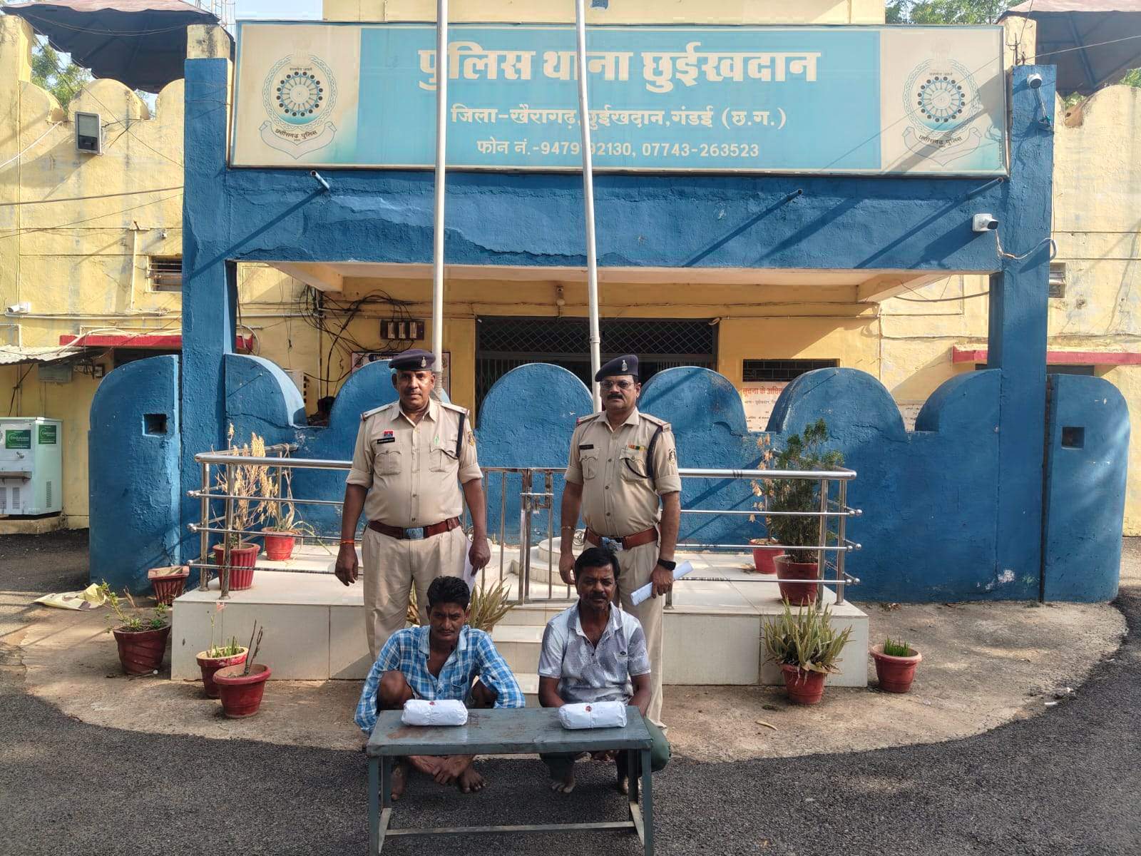 गांजा बेचते दो आरोपी पकड़ाए