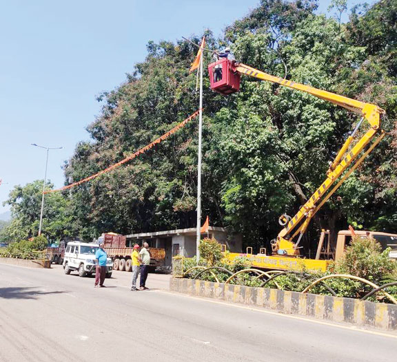 बचेली गौरव पथ पर लौटा उजाला, टूटी स्ट्रीट लाइटों की मरम्मत से लोगों को मिली राहत