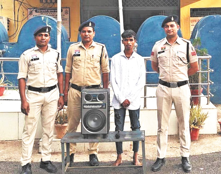 इलेक्ट्रॉनिक दुकान में चोरी, आरोपी गिरफ्तार