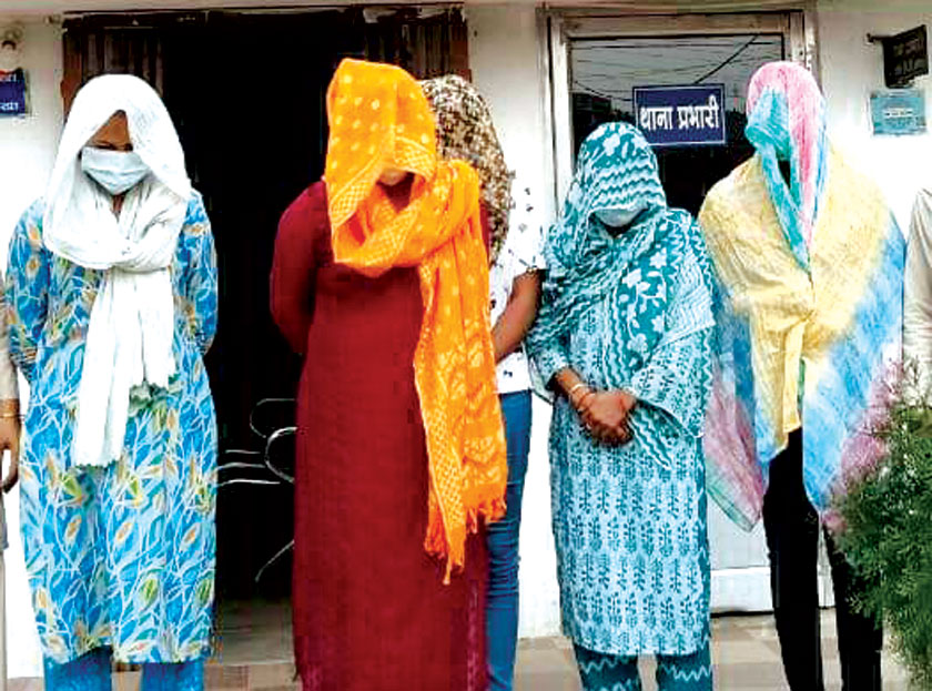 महादेवघाट मारपीट के पीछे सैक्स रैकेट कारण, वाट्सएप चैट से खुलासा