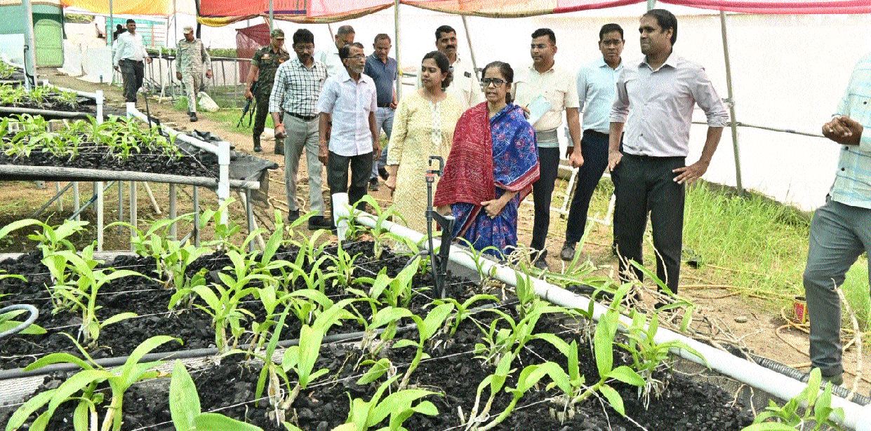 कुहकुहा में ऑर्किड की खेती देखने पहुंची एपीसी निगार