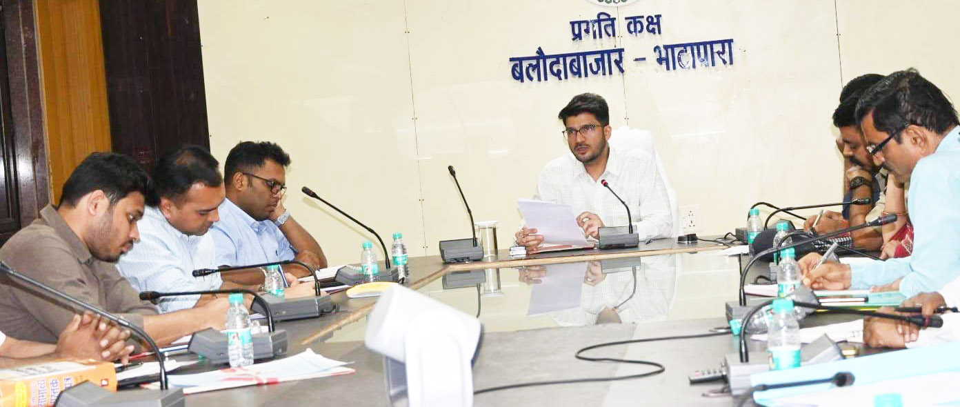 सोशल मीडिया पर जिला प्रशासन की पैनी नजर, की जा रही कड़ी निगरानी