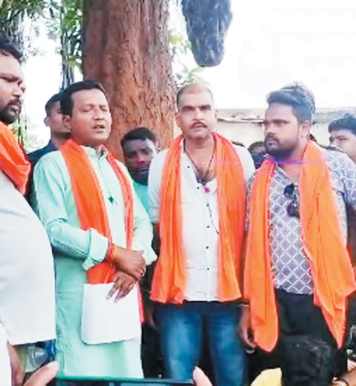 ऑटो चालक संघ 30 किमी चलकर पहुंचे सांसद निवास