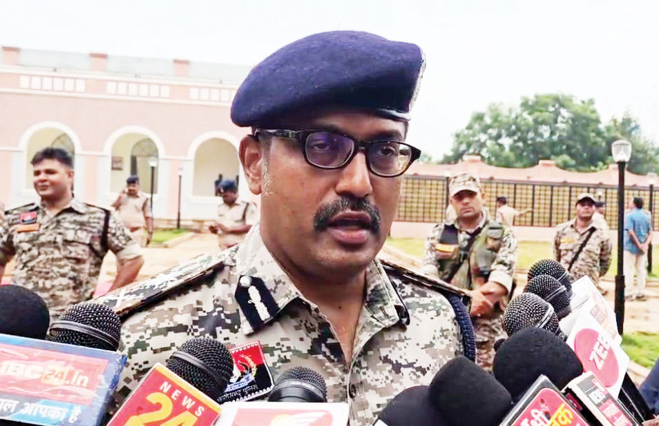 45 टॉप लीडर में बचे मात्र 14 नक्सली, बहुत जल्द होगा नक्सलवाद का खात्मा- आईजी