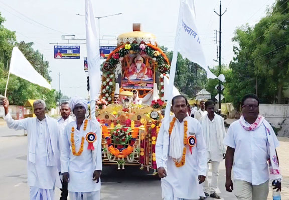  संत कबीर प्राकट्य महोत्सव मनाया  भजन-प्रवचन व शोभायात्रा