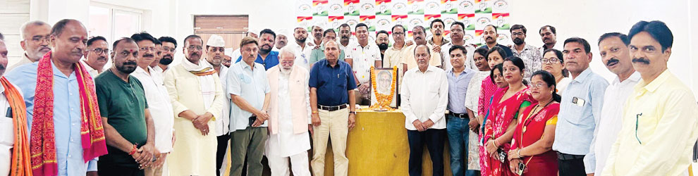 विद्याचरण शुक्ल को कांग्रेसियों ने दी श्रद्धांजलि विद्याचरण शुक्ल को कांग्रेसियों ने दी श्रद्धांजलि