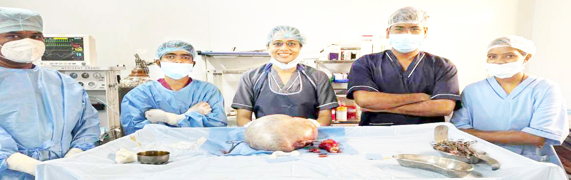 पेट से साढ़े 6 किलो का मांस का गोला निकाल महिला को नई जिंदगी दी