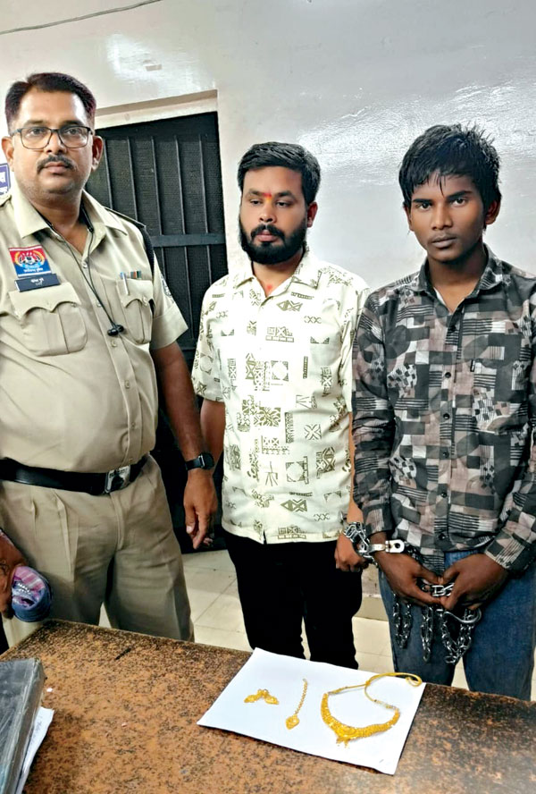 एक माह पहले सेंधमारी करने वाले दो गिरफ्तार, इनमें एक खरीदार दो अभी फरार एक माह पहले सेंधमारी करने वाले दो गिरफ्तार, इनमें एक खरीदार दो अभी फरार