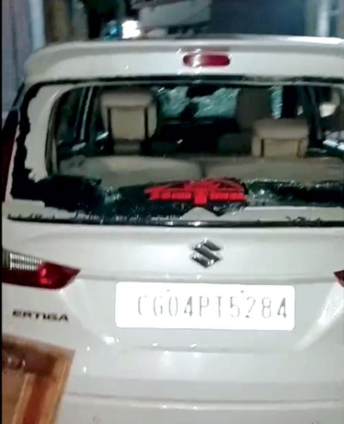  रिसेप्शन समारोह में असामाजिक तत्वों का हमला, चंगाई सभा का आरोप लगा मारपीट तोडफ़ोड़