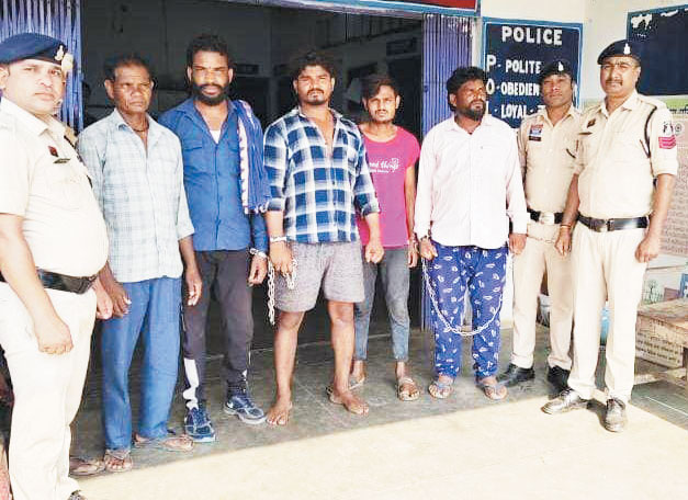 मारपीट और जान से मारने की धमकी देने के आरोप में 6 गिरफ्तार