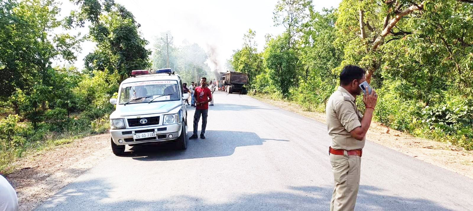 जिंदा जलकर ट्रेलर चालक  की मौत, दूसरा गंभीर