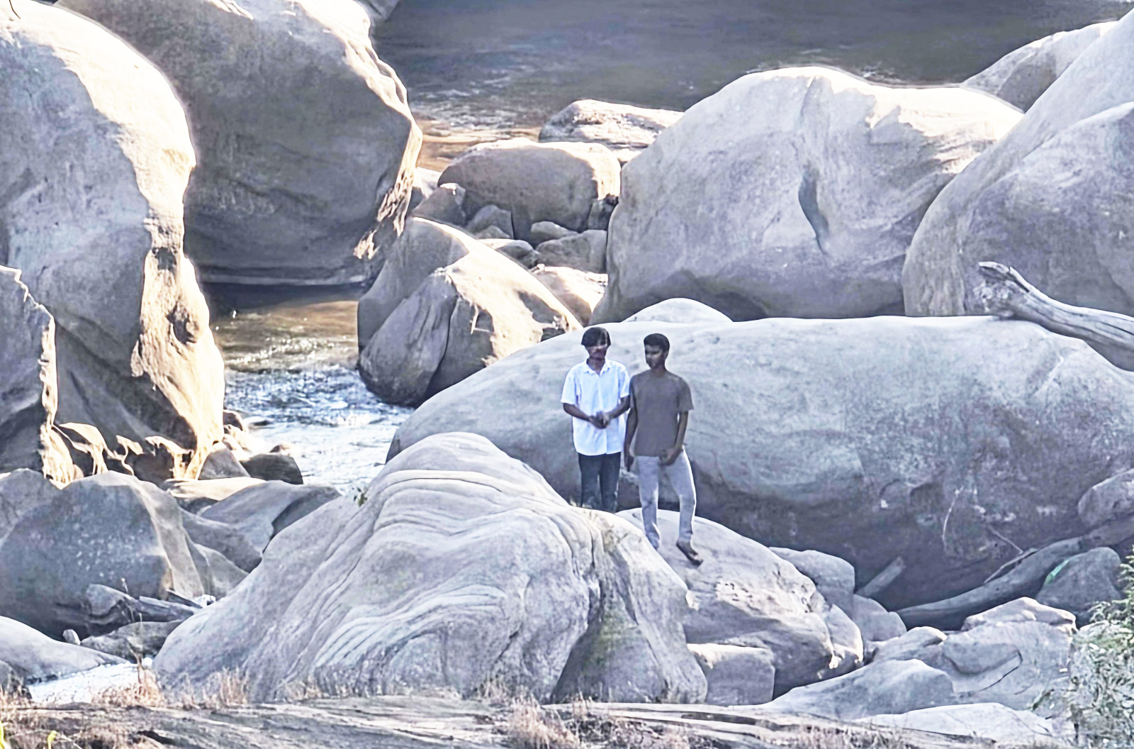 जलप्रपातों के आसपास नहाने और सेल्फी लेने वालों पर होगी कड़ी कार्रवाई जलप्रपातों के आसपास नहाने और सेल्फी लेने वालों पर होगी कड़ी कार्रवाई
