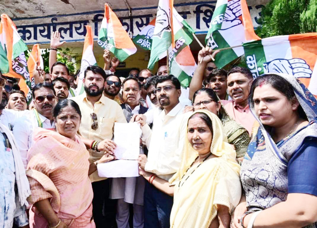 सरकार नए स्कूल नहीं खोल पा रही, खुले हुए को बंद कर रही-छाबड़ा