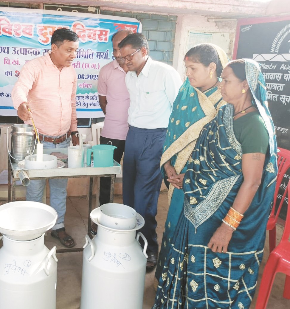 दो महीने में दुग्ध संकलन 10 हजार लीटर, 15 हजार लीटर करने का लक्ष्य