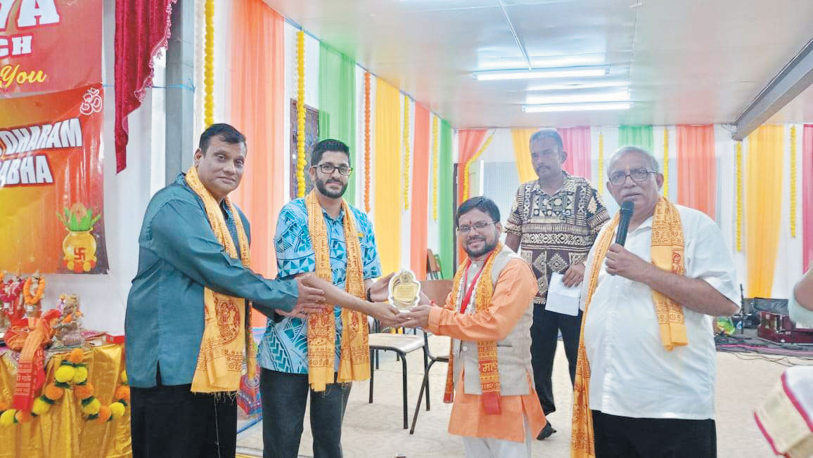 फिजी के उपप्रधानमंत्री ने केशव राम साहू को किया सम्मानित