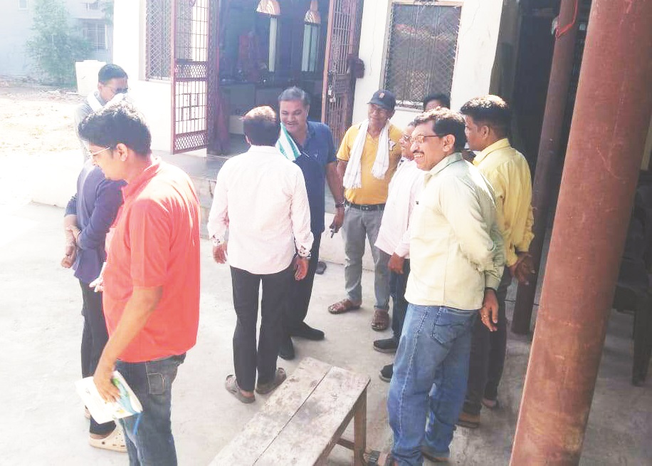 महापौर यादव ने वार्डों में सफाई व निर्माण कार्यों का किया निरीक्षण