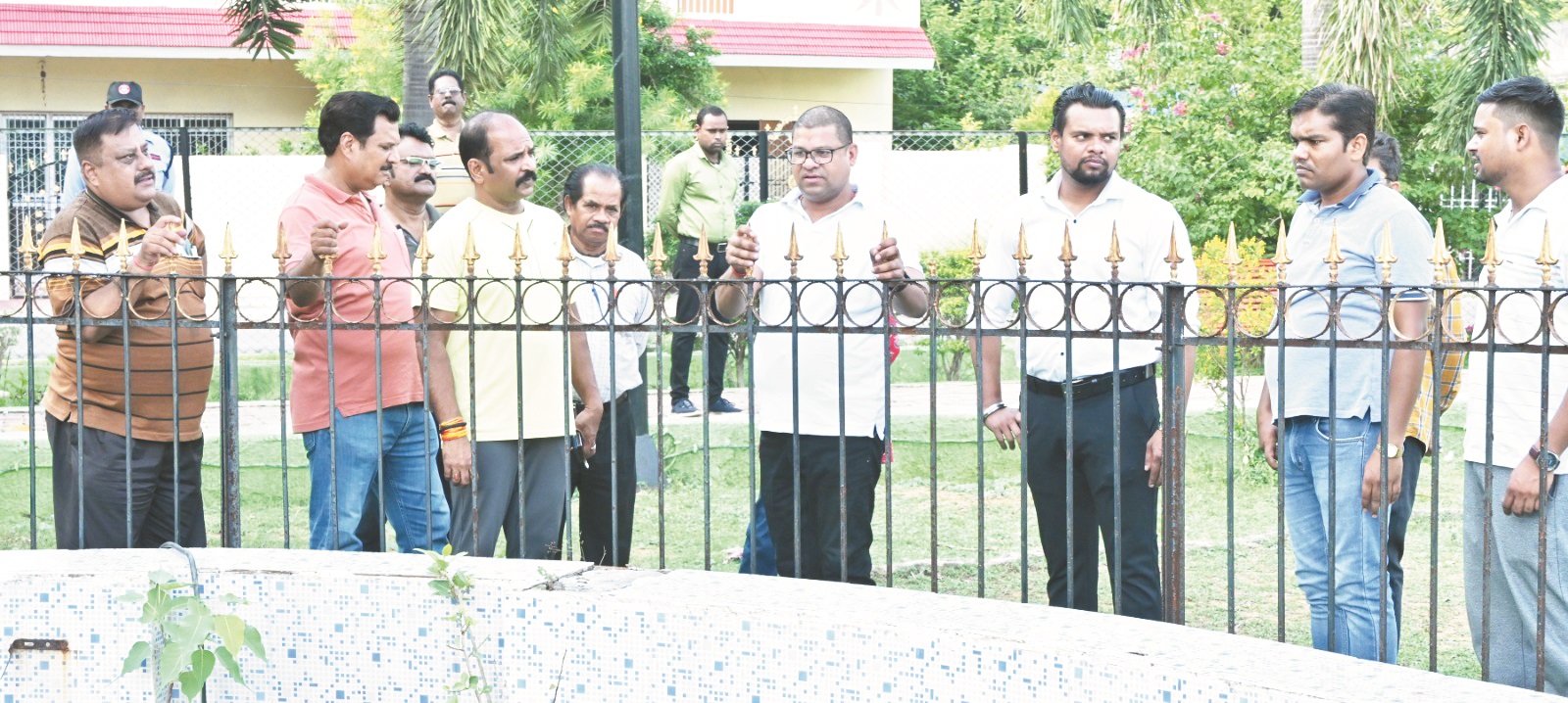 आयुक्त ने बंद फौव्वारे को चालू करने के दिए निर्देश  