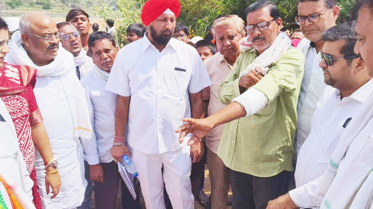 कांग्रेस जांच दल पहुंची मोहड़ घाट