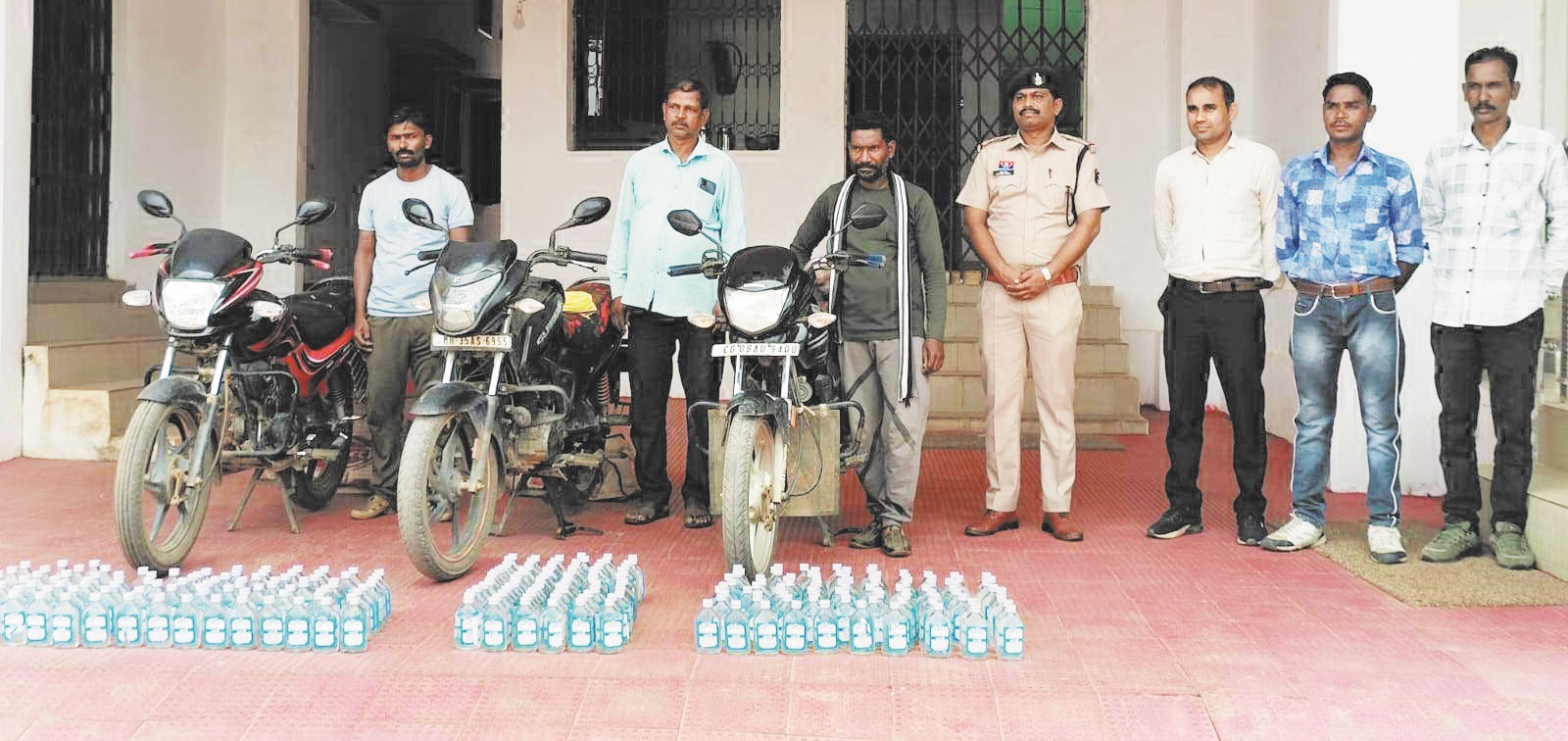 महाराष्ट्र की शराब संग 3 तस्कर पकड़ाए