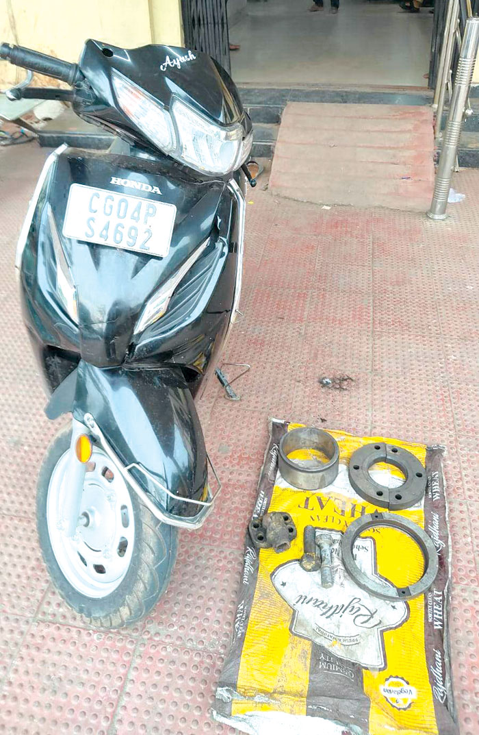 मशीनरी गोदाम से हाइड्रोलिक जैक, पाइप, डिस्क पार्ट चुराने वाले पकड़ाए