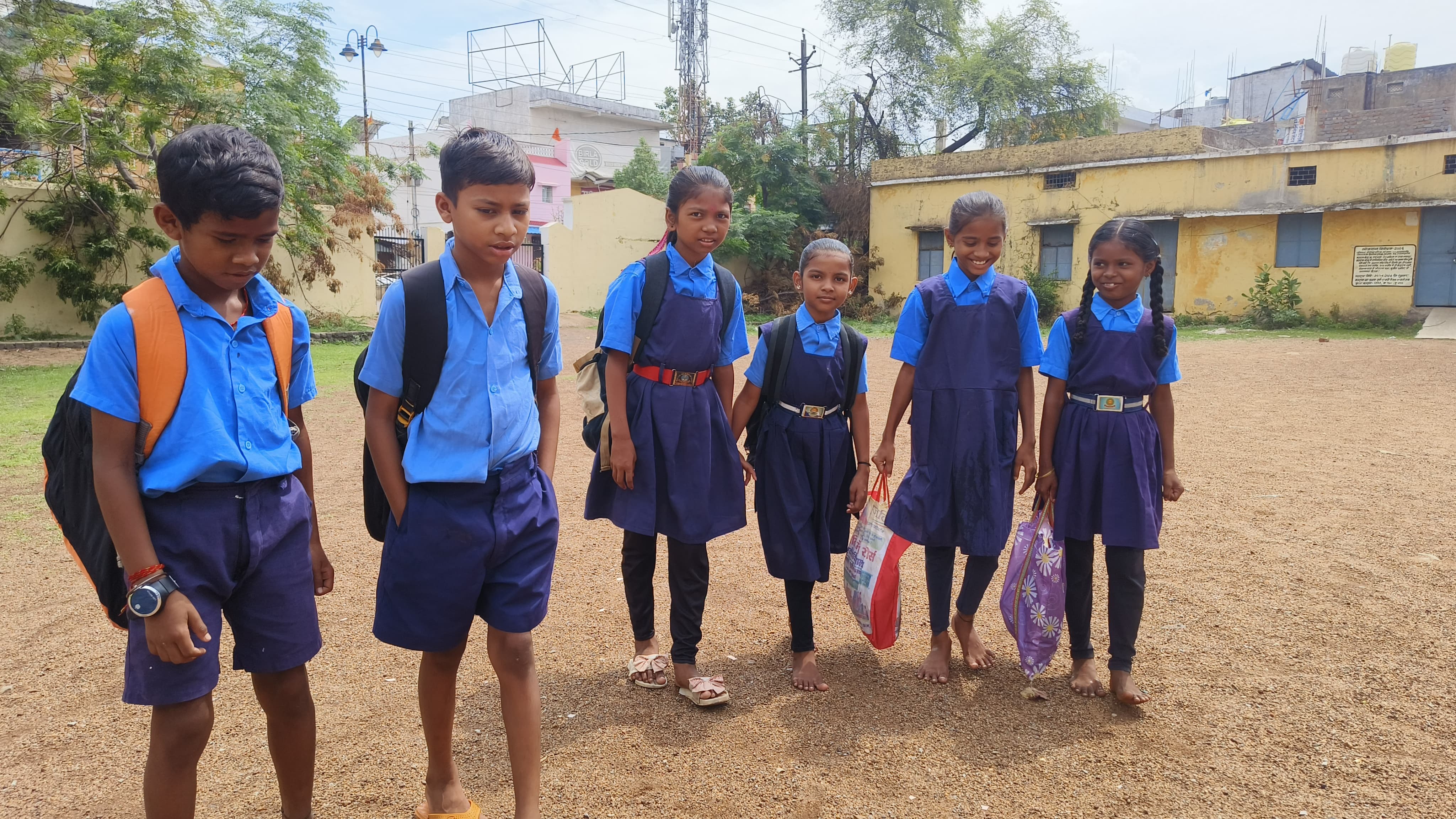 निजी व सरकारी स्कूलों के खुले पट बच्चों में दिखा स्कूल आने का उत्साह