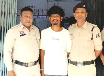 चाकू लेकर राहगीरों को कर रहा था परेशान, भेजा गया जेल