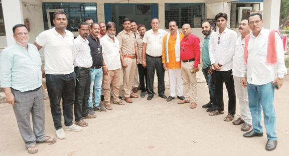 टीआई से पत्रकारों ने की मुलाकात, समस्याओं पर चर्चा