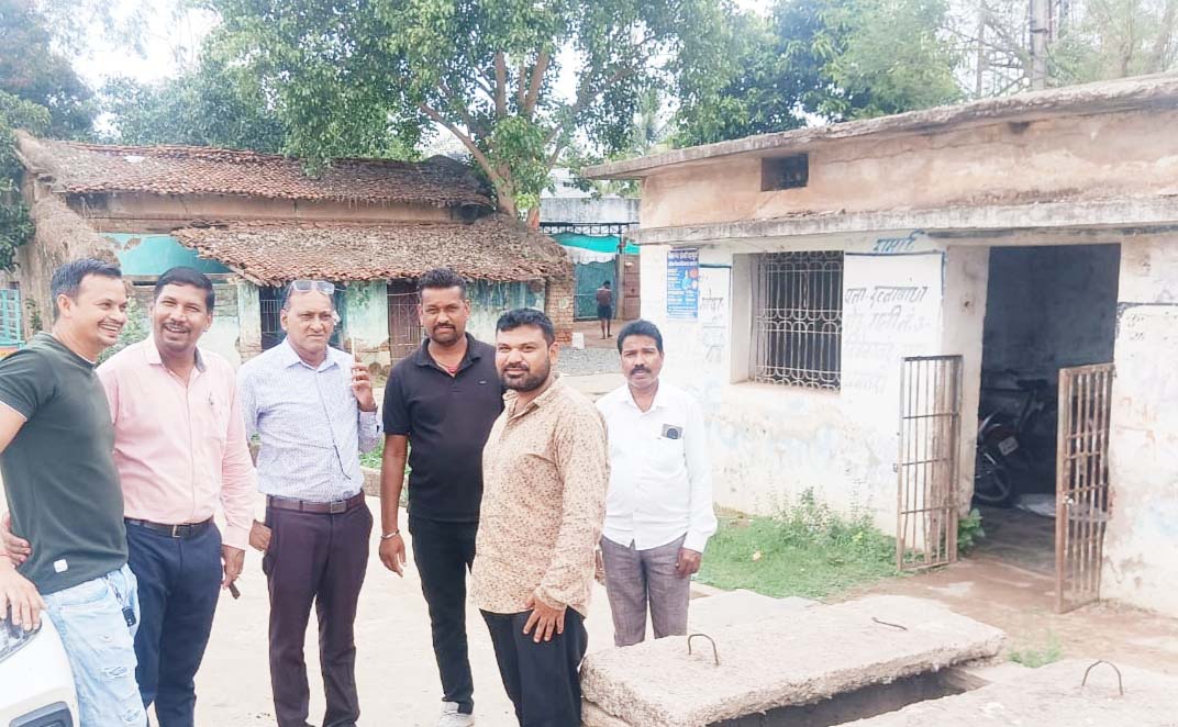 भखारा के पुराने भवनों पर  चलेगा नपं का बुलडोजर