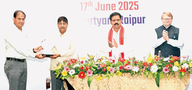 पुलिस कानून की किताब को दृढ़ता से लागू करें-गृहमंत्री